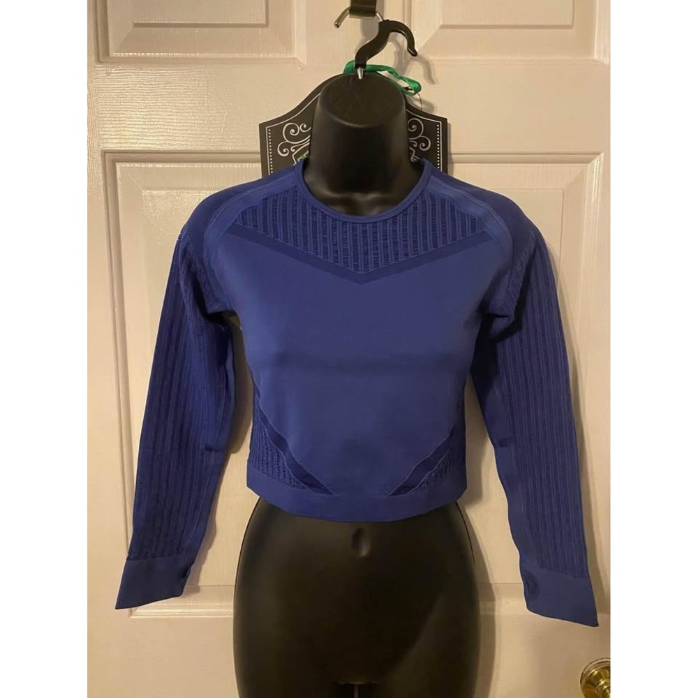 Cropped women's sz S, Long Sleeve 2.0 Blue Workout Top Thumbholes